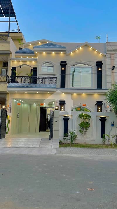 5 Marla Slitly Use House For Sale in Central Park