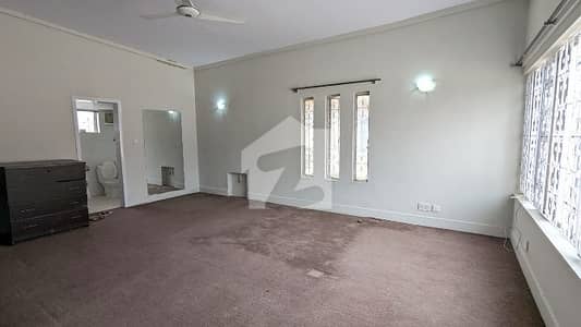 FOR RENT Liveable 4-Beds Double Storey House Only Foreigners F_8/3