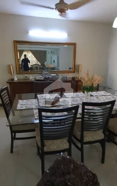 DHA PHASE 06,J BLOCK , UPPER PORTION IS AVAILABLE FOR RENT WITH 03 BEDROOMS,TV LOUNGE ,DRAWING ROOM AND SEPARATE ELECTRICITY METER