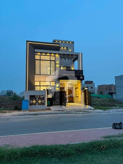 5 Marla Like Brand New First Entry House Available For Rent Sector D Bahria Town Lahore.