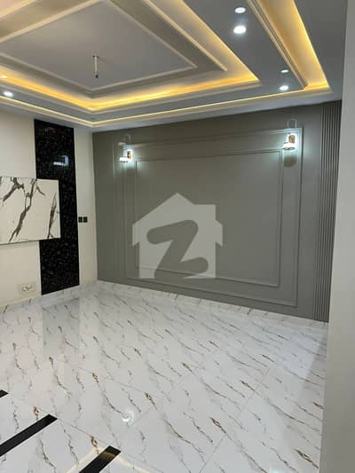 Get This Amazing 8 Marla House Available In Canal Road