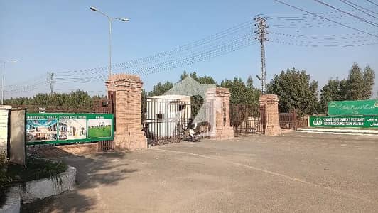 پی جی ایس ایچ ایف سیکٹر اے پی جی ایس ایح ایف,ملتان میں 1 کنال رہائشی پلاٹ 85.0 لاکھ میں برائے فروخت۔ پی جی ایس ایچ ایف سیکٹر اے پی جی ایس ایح ایف,ملتان میں 1 کنال رہائشی پلاٹ 85.0 لاکھ میں برائے فروخت۔