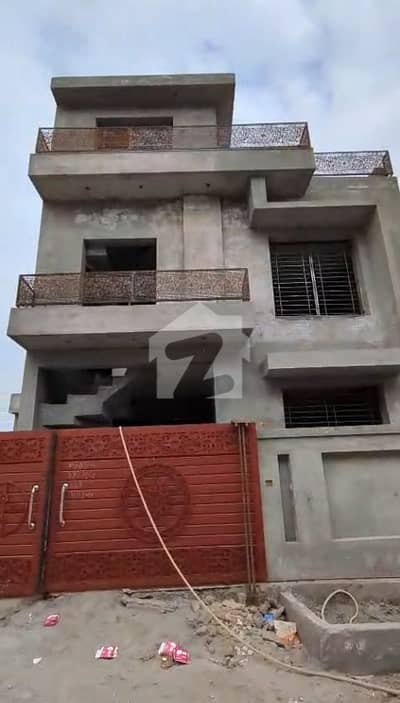 فیصل ہلز ۔ ایگزیکٹو بلاک فیصل ہلز,اسلام آباد میں 5 کمروں کا 6 مرلہ مکان 2.45 کروڑ میں برائے فروخت۔