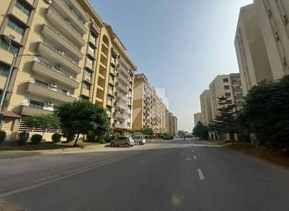 عسکری 11 ۔ سیکٹر بی عسکری 11,عسکری,لاہور میں 4 کمروں کا 14 مرلہ فلیٹ 2.54 لاکھ میں کرایہ پر دستیاب ہے۔