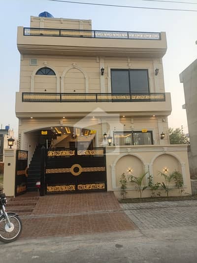 سینٹرل پارک ہاؤسنگ سکیم لاہور میں 3 کمروں کا 5 مرلہ مکان 1.8 کروڑ میں برائے فروخت۔