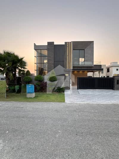 1 KANAL NEW MODREN DESIGN HOUSE FOR SALE 1 KANAL NEW MODREN DESIGN HOUSE FOR SALE