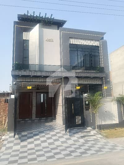 سینٹرل پارک ہاؤسنگ سکیم لاہور میں 4 کمروں کا 5 مرلہ مکان 2.65 کروڑ میں برائے فروخت۔