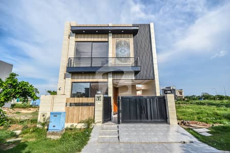 5 MARLA BRAND NEW MODERN DESIGNER HOUSE FOR SALE
