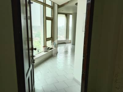 OFFICE FOR RENT IN GULBERG III