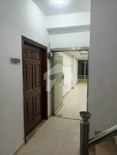 1BED NON FURNISHED FLAT AVAILABLE FOR RENT