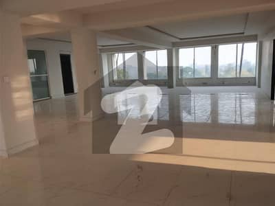 بلیو ایریا اسلام آباد میں 1 کنال دفتر 33.6 لاکھ میں کرایہ پر دستیاب ہے۔