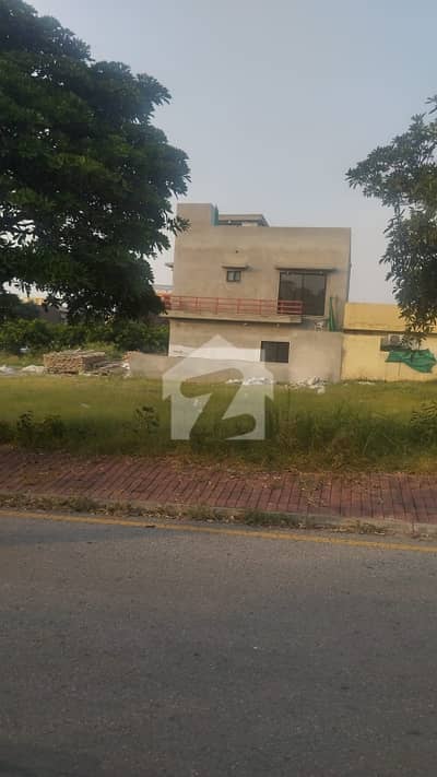 10 Marla Residential Plot For sale In Beautiful Bahria Town Phase 8 - Block E