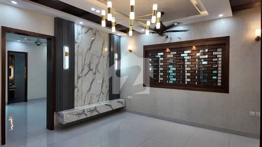 BEAUTIFUL GROUND FLOOR FOR RENT AVAILABLE