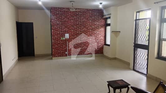 Askari 5 flat available for sale 3 bedroom attached washroom