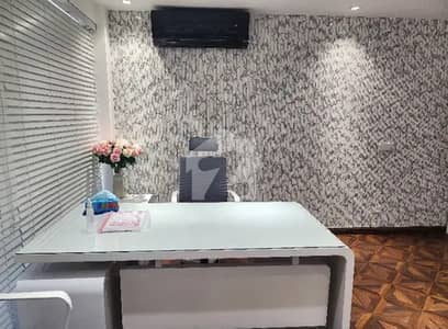 8 MARLA OFFICE FLOOR WITH ELEVATED AVAILABLE FOR RENT IN DHA PHASE 5