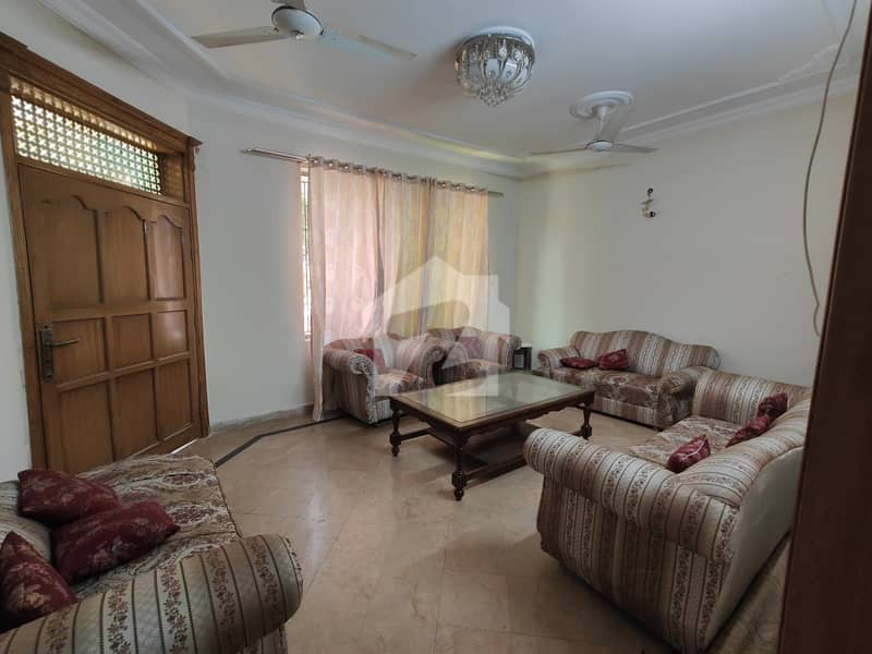 سوان گارڈن اسلام آباد میں 4 کمروں کا 9 مرلہ مکان 3.7 کروڑ میں برائے فروخت۔ سوان گارڈن اسلام آباد میں 4 کمروں کا 9 مرلہ مکان 3.7 کروڑ میں برائے فروخت۔