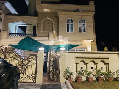 سٹی ہاؤسنگ سکیم جہلم میں 5 کمروں کا 10 مرلہ مکان 3.5 کروڑ میں برائے فروخت۔