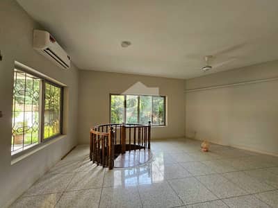 3 KANAL BEAUTFUL HOUSE FOR RENT IN F-6