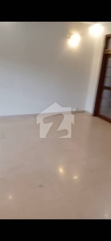 ڈی ایچ اے فیز 6 ڈی ایچ اے ڈیفینس,کراچی میں 3 کمروں کا 1 کنال زیریں پورشن 2.75 لاکھ میں کرایہ پر دستیاب ہے۔