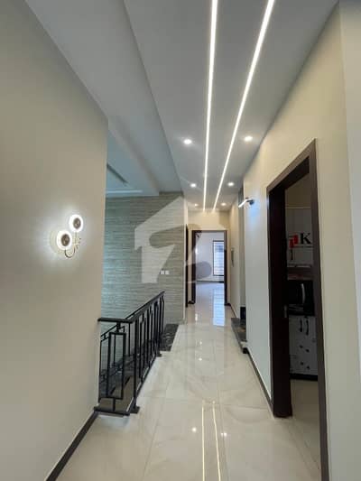 10 Marla Luxury Designer House Available For Sale.