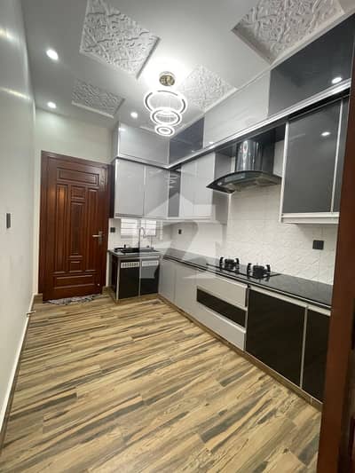 Spacious Prime Location 5 Marla House Available For Rent In Wapda Town