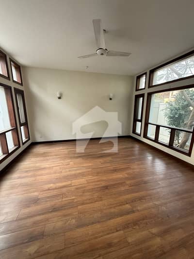 300 Yards Bungalow For Rent- Full Basement - Phase 6