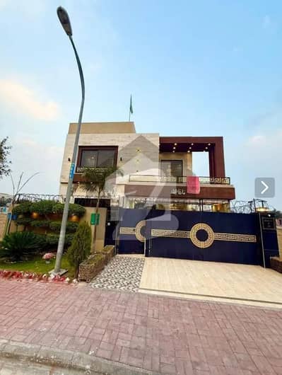 بحریہ آرچرڈ فیز 4 بحریہ آرچرڈ,لاہور میں 6 کمروں کا 10 مرلہ مکان 3.3 کروڑ میں برائے فروخت۔