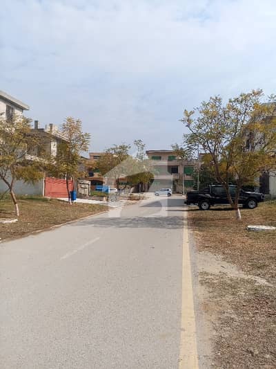 Prime Location 7 Marla Solid Highted Land Plot For Sale Block E B-17 Islamabad