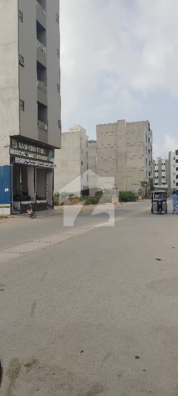 Commercial Plot Of 100 Square Yards Is Available In Contemporary Neighborhood Of DHA Defence