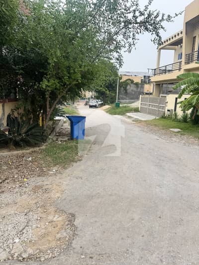 Umer Block Plot 1015 For Sale
