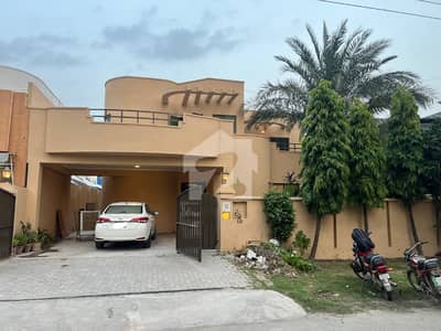 Well Maintained 1-Kanal 05-Bedroom House Available For Sale In Sector-B, Askari-10, Airport Road, Lahore Cantt