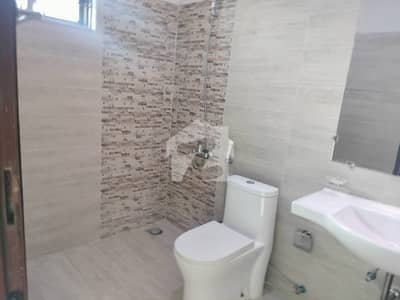 10 Marla 3 Bed Apartment For Rent In Askari 11 Sector B