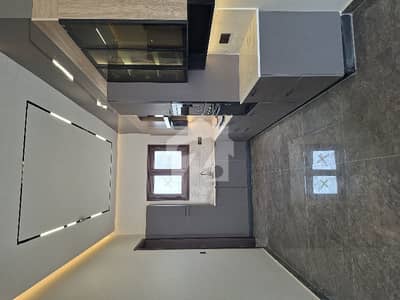 500 yds Porper 2 Unit with  Full Basement at Beach Street Near Emaar