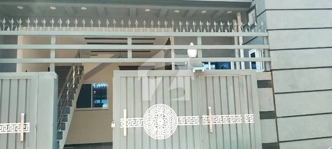 ایچ ۔ 13 اسلام آباد میں 4 کمروں کا 5 مرلہ مکان 1.7 کروڑ میں برائے فروخت۔