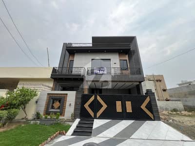 10 Marla modern house for sale in lda avenue 1 block M ( Double height)  original picture  main apporched