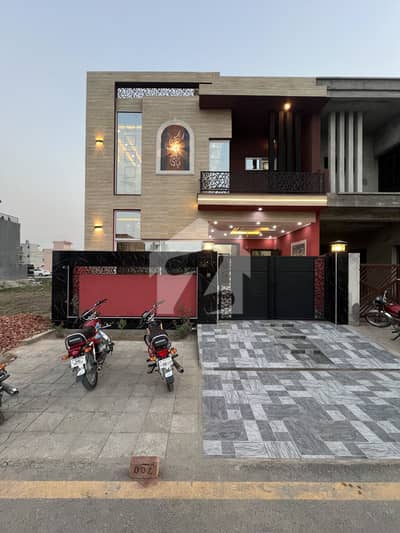 5 Marla Double-Storey Modern Elevation House for Sale in Central Park Housing Scheme Lahore