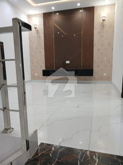 BRAND NEW 5 MARLA HOUSE FOR RENT IN PARAGON CITY LAHORE