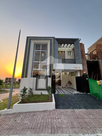 6 Marla with Lawn. New Style Elevation. Category: Boulevard Corner. Double Heighted House. 6 Marla with Lawn. New Style Elevation. Category: Boulevard Corner. Double Heighted House.