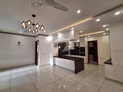 SLIGHTLY USED 500 YARDS GROUND PORTION AT DHA PHASE 2