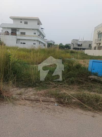 1 Kanal stunning Residential plot available for sale in DHA phase 5 Islamabad