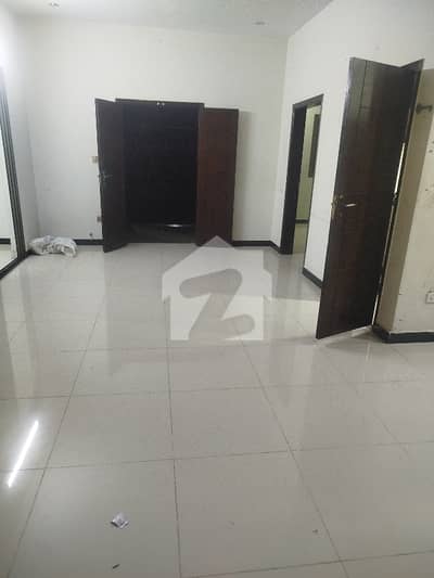 4 Bed DD Ground Separate Entrance