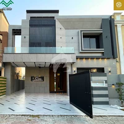 10 MARLA BEAUTIFUL FULL HOUSE FOR RENT BAHRIA TOWN LAHORE