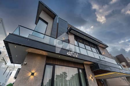 100% ORIGNAL KANAL EYE CATCHING SUPERB LUXURY BUNGALOW FOR SALE ON TOP LOCATION