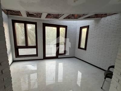 FOR RENT: WELL-MAINTAINED 400 SQ YD BUNGALOW 26TH STREET, DHA PHASE 8, KARACHI
