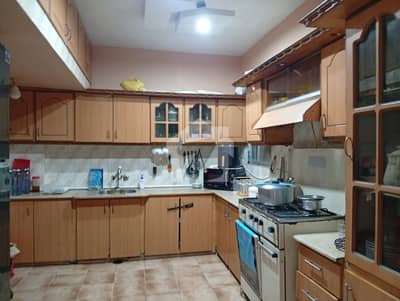 3BDD 1950 SQFT 5 FLOOR CORNER WEST OPEN LEASE VERY EXCELLENT CONDITION. . . 3BDD 1950 SQFT 5 FLOOR CORNER WEST OPEN LEASE VERY EXCELLENT CONDITION. . .