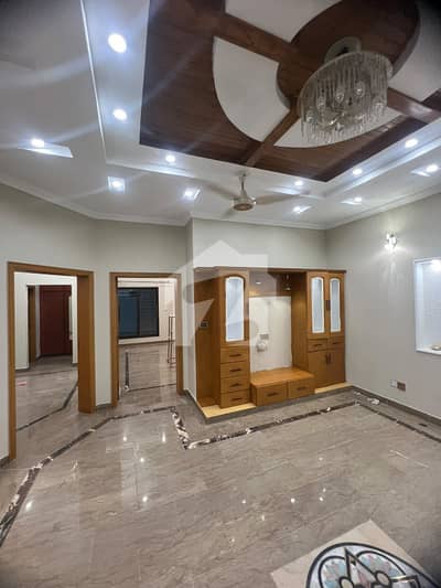 10 Marla Independent Double Unit House For Rent Near Ucp University & Shaukat Khanam Chowk (For Silent Office & Family Use) 10 Marla Independent Double Unit House For Rent Near Ucp University & Shaukat Khanam Chowk (For Silent Office & Family Use)
