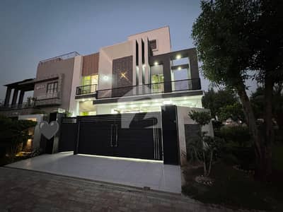 10 Marla Beautiful House For Sale at Investor Rate with 4 Marla Extra Land