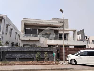 ONE KANAL LUXURY MODERN HOUSE AVAILABLE IN EXT. OF OVERSEAS ENCLAVE B BLOCK BAHRIA TOWN LAHORE