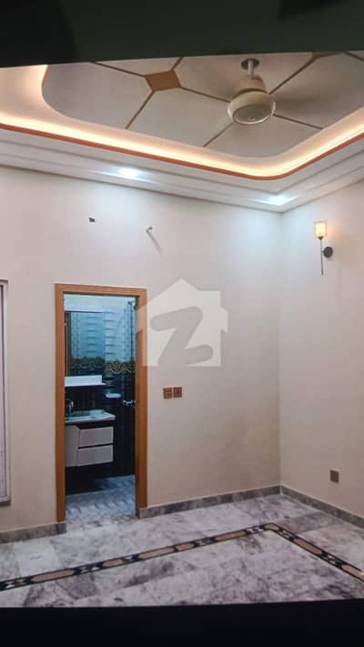 5 MARLA BRAND NEW 1ST FLOOR FOR RENT