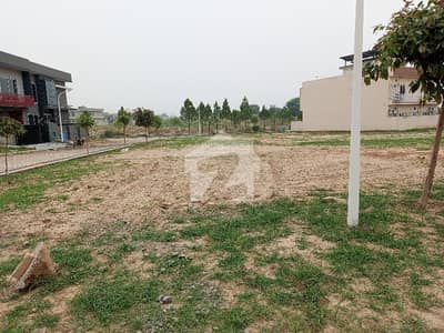 V BLOCK 7 MARLA DEVELOP POSSESSION CORNER school face V BLOCK 7 MARLA DEVELOP POSSESSION CORNER school face